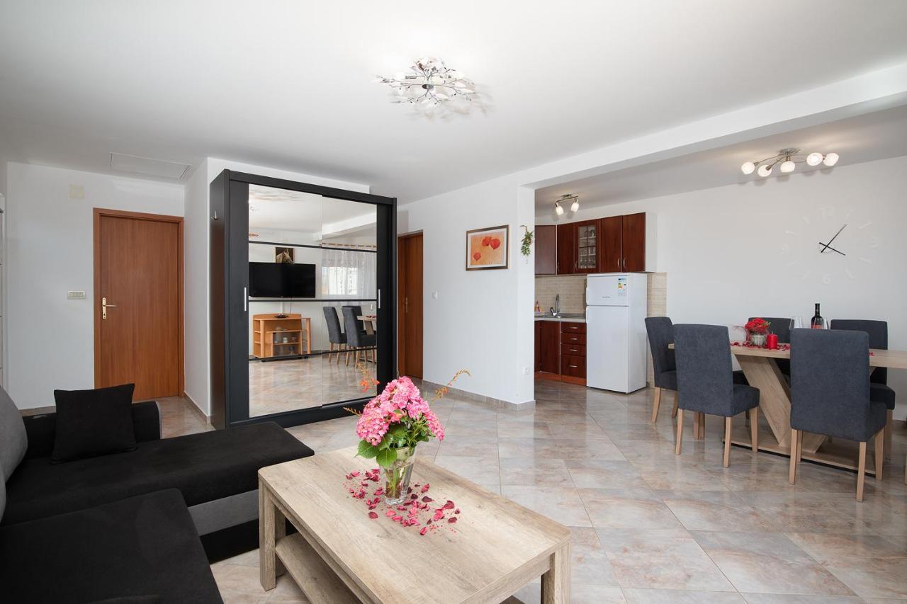 Apartmani Dujmovic Μεντουλίν Εξωτερικό φωτογραφία